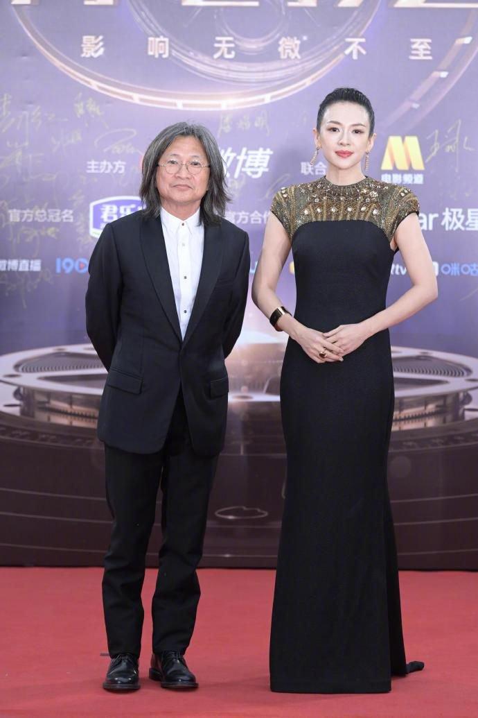 tu-di-2532-1686491480 Tử Di và đạo diễn Trần Khả Tân ở Thượng Hải hôm 10/6. Ảnh: Sina
