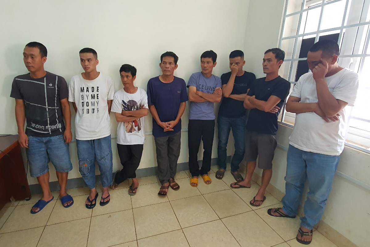 z5606854082618-683f860c288d652-1752-2793-1720237696 Hàng chục cảnh sát đột kích 4 lò cá độ Euro