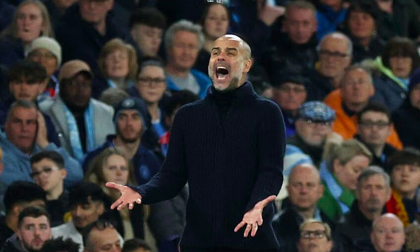 HLV Guardiola phản ứng về một tình huống trong trận thắng Arsenal trên sân Etihad, thành phố Manchester ở vòng 33 Ngoại hạng Anh ngày 26/4/2023. Ảnh: Reuters