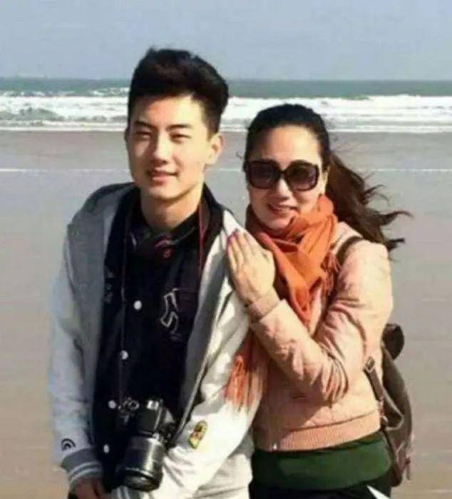 Vương Y Triết và mẹ. Ảnh: Sohu