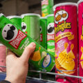 Pringles có thị phần lớn thứ tư toàn cầu trong các hãng snack, được Proctor & Gamble bán lại cho Kelloggs từ 2012. Ảnh: Pringles