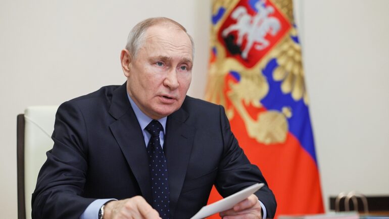 Tổng thống Nga Vladimir Putin chủ trì một cuộc họp trực tuyến ngày 29/3. Ảnh: AFP