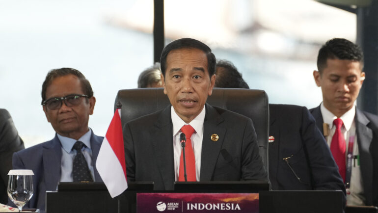 Tổng thống Indonesia Joko Widodo phát biểu tại Hội nghị Cấp cao ASEAN tại Labuan Bajo, Indonesia ngày 10/5. Ảnh: AFP