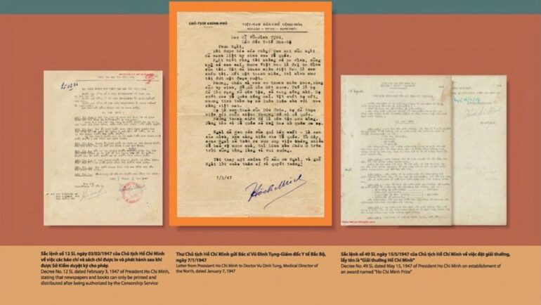 Sắc lệnh, thư của Chủ tịch Hồ Chí Minh trong buổi triển lãm. Ảnh: Hoàng Phong