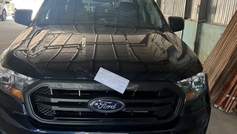 Xe bán tải chạy ngược chiều trên cao tốc bị tạm giữ để xử lý. Ảnh: Cảnh sát cung cấp