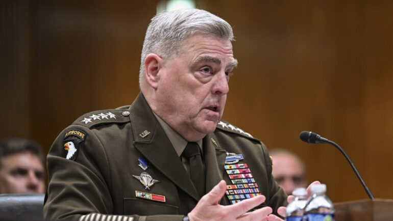 Chủ tịch Hội đồng tham mưu trưởng liên quân Mỹ Mark Milley tại buổi điều trần ở Thượng viện ngày 11/5. Ảnh: AFP