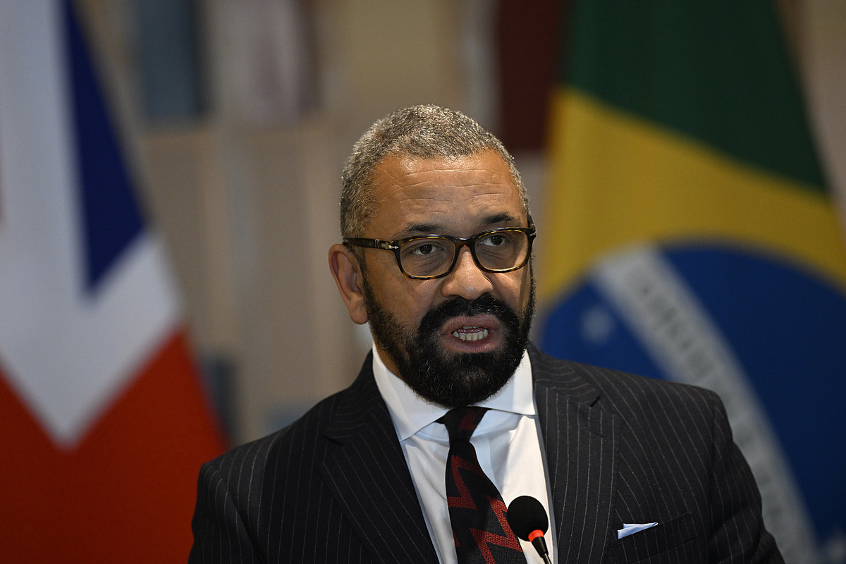 Ngoại trưởng Anh James Cleverly tại cuộc họp báo ở thủ đô Brasilia của Brazil ngày 24/5. Ảnh: AFP