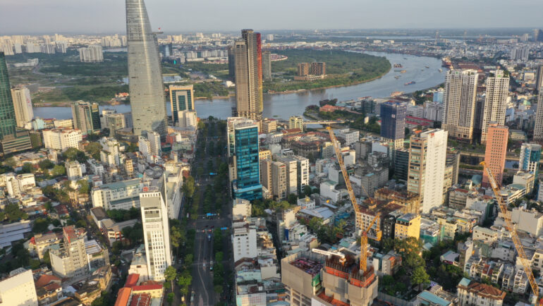 Các tháp trung tâm thương mại khu vực quận 1, TP HCM. Ảnh: Quỳnh Trần