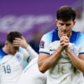 Maguire thất vọng khi cùng Anh thua Pháp và bị loại ở tứ kết World Cup 2022. Ảnh: Reuters