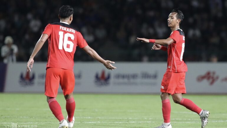 Cầu thủ Indonesia mừng bàn khi hạ Campuchia 2-1 ngày 10/5/2023, duy trì thành tích toàn thắng ở vòng bảng bóng đá nam SEA Games 32 tại Phnom Penh, Campuchia. Ảnh: Lâm Thỏa