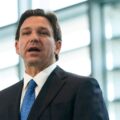 Thống đốc Florida Ron DeSantis phát biểu tại một sự kiện ở bang Maryland hồi tháng 4. Ảnh: Reuters