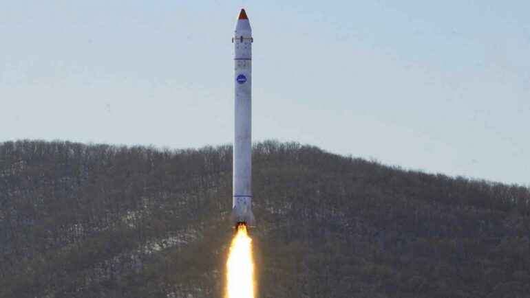 Tên lửa đẩy được Triều Tiên thử nghiệm hồi tháng 12/2022. Ảnh: KCNA