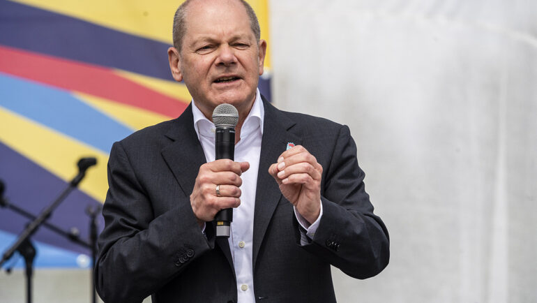 Thủ tướng Olaf Scholz phát biểu tại Koblenz, miền tây nước Đức ngày 1/5. Ảnh: AFP