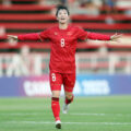 Trần Thị Thùy Trang ăn mừng sau khi ghi bàn giúp đội tuyển bóng đá nữ Việt Nam thắng Myamar 3-1 tại vòng bảng bóng đá nữ Seagame 32. Ảnh: Đức Đồng