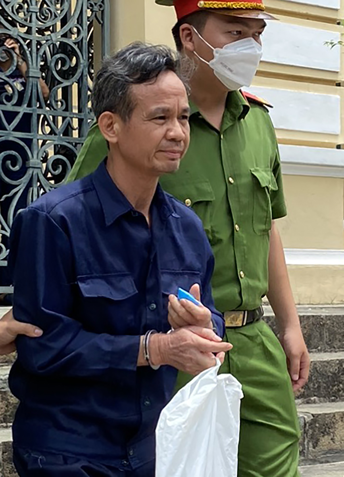 Bị cáo Trần Văn Bang sau phiên xử. Ảnh: Hải Duyên