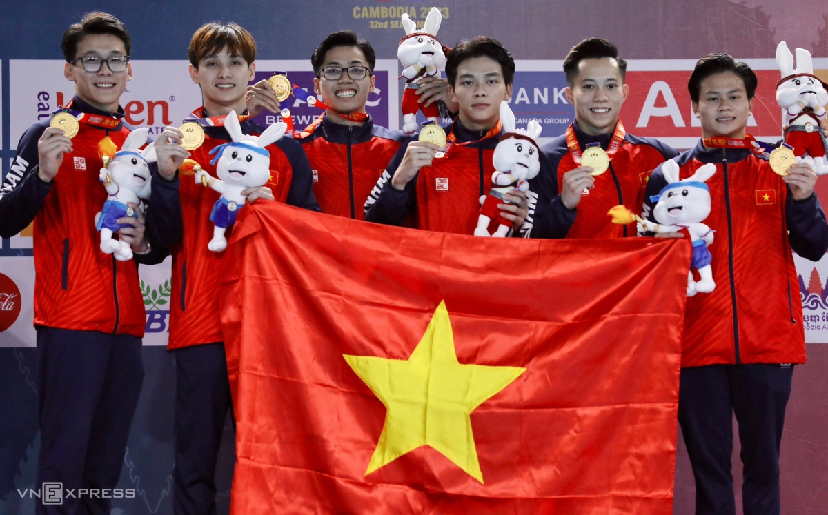 Nam thần của Thể dục Dụng cụ Việt Nam được khen phong cách