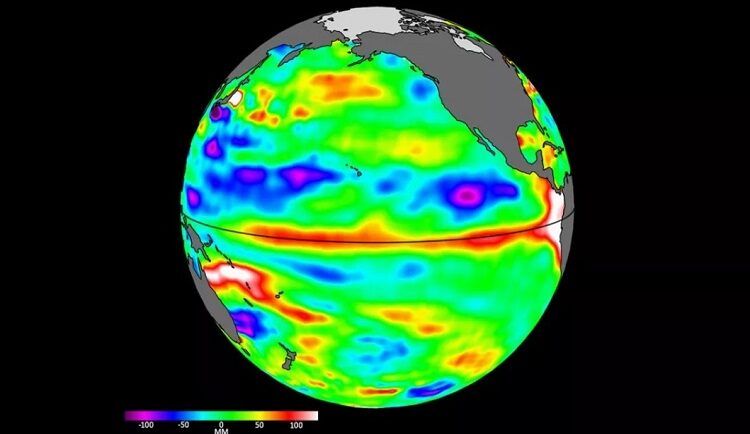 Dữ liệu từ vệ tinh Sentinel-6 hôm 24/4 cho thấy nước biển cao và ấm hơn ở xích đạo và bờ phía tây Nam Mỹ. Ảnh: NASA