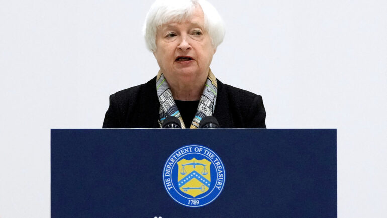 Bộ trưởng Tài chính Mỹ Janet Yellen tại họp báo ở Niigata hôm 11/5. Ảnh: Reuters