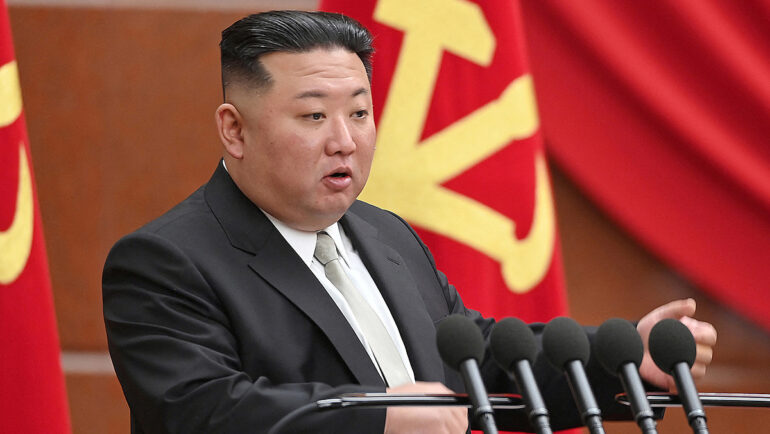 Lãnh đạo Kim Jong-un tại kỳ họp Ban chấp hành trung ương khóa VIII đảng Lao động Triều Tiên ở thủ đô Bình Nhưỡng hồi tháng 1. Ảnh: KCNA