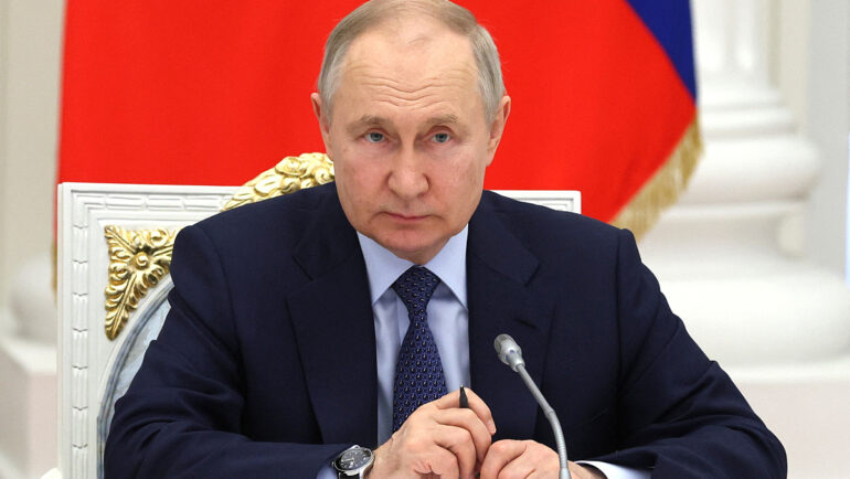 Tổng thống Nga Vladimir Putin tại một cuộc họp ở Điện Kremlin, Moskva ngày 26/5. Ảnh: Reuters