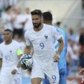 Giroud mừng bàn thứ 54 cho tuyển Pháp trong trận đấu tối 16/6. Ảnh: AP