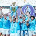 Các cầu thủ Man City trong khoảnh khắc nâng cup vô địch Ngoại hạng Anh mùa 2022-2023 ngày 21/5. Ảnh: mancity.com