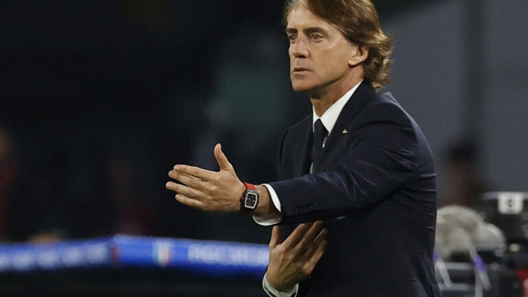 Mancini trong trận Italy thua Anh 1-2 tại vòng loại Euro 2024 hôm 23/3. Ảnh: Reuters