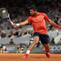 Djokovic ở trận thắng Fucsovics tại vòng hai hôm 31/5. Ảnh: AP