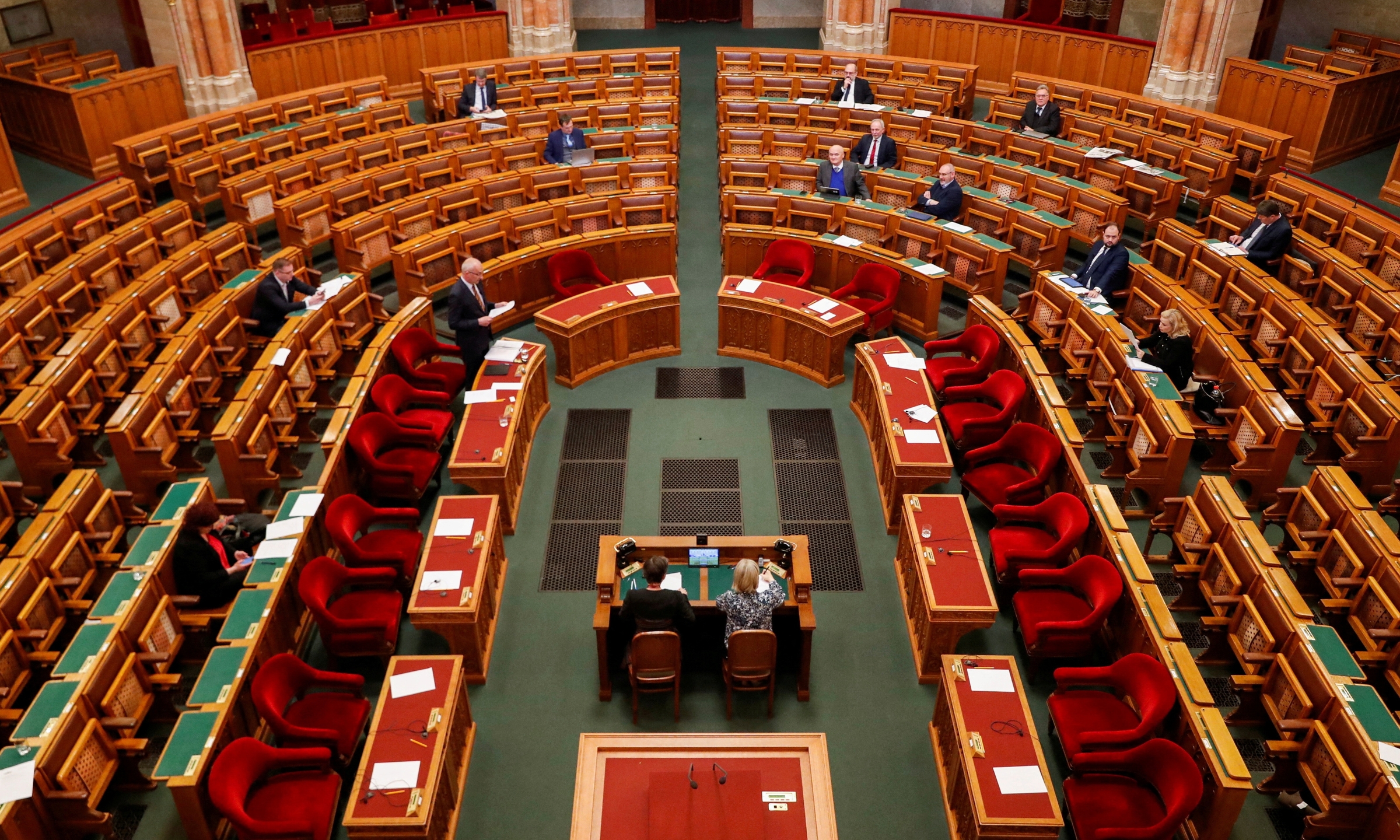 Một phiên họp tại quốc hội Hungary tranh luận về việc phê chuẩn Phần Lan, Thụy Điển gia nhập NATO hôm 1/3. Ảnh: Reuters