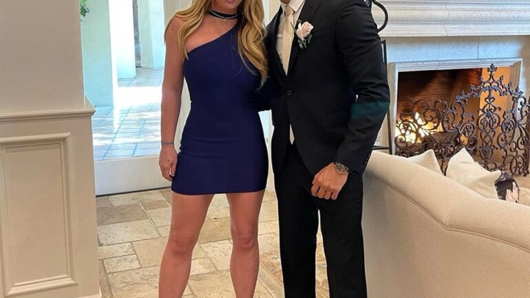 Britney Spears và Sam Asghari thời yêu nhau. Ảnh: Instagram Britney Spears