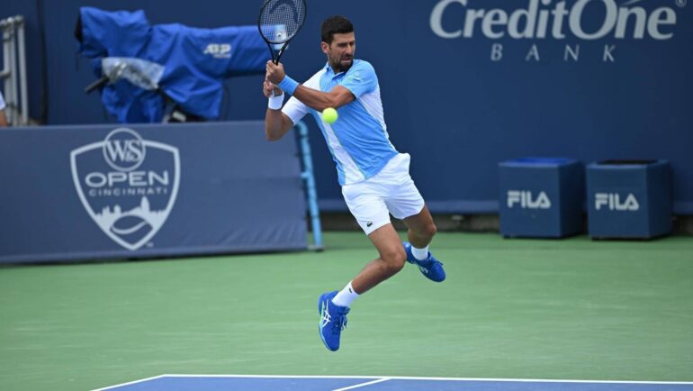 Djokovic không tốn nhiều sức để hạ Davidovich Fokina tại vòng hai ở Cincinnati hôm 16/8. Ảnh: ATP