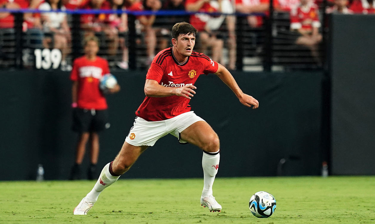 Maguire muốn ở lại Man Utd để tranh suất thi đấu thay vì gia nhập West Ham. Ảnh: Reuters