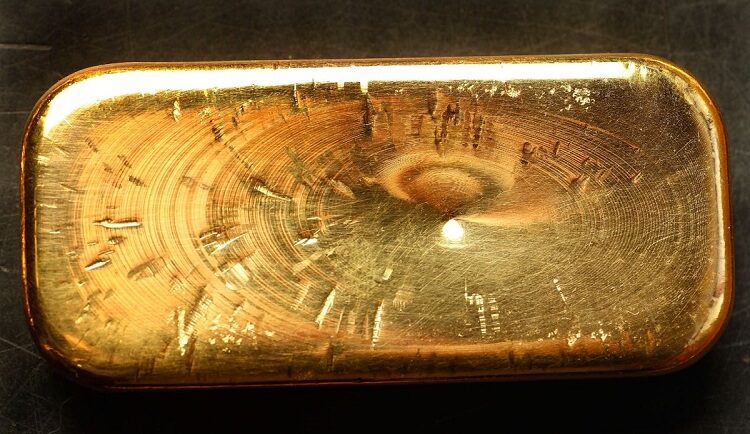 Vàng không bị xỉn bởi các lớp oxit trên bề mặt như đồng và bạc. Ảnh: Patrick Aventurier