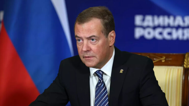 Ông Medvedev nói Hamas dùng vũ khí phương Tây chuyển cho Ukraine