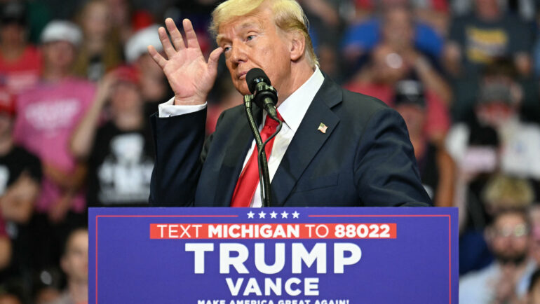 Cựu tổng thống Mỹ Donald Trump trong một cuộc vận động tranh cử ở Michigan ngày 20/7. Ảnh: AFP