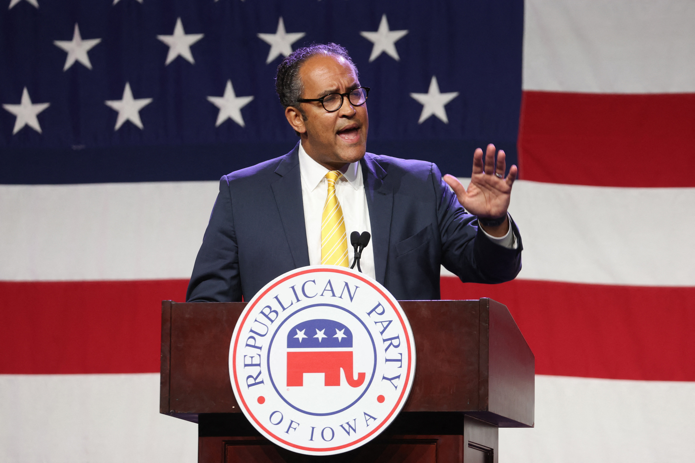 Cựu hạ nghị sĩ Texas Will Hurd phát biểu tại Des Moines, bang Iowa ngày 28/7. Ảnh: AFP