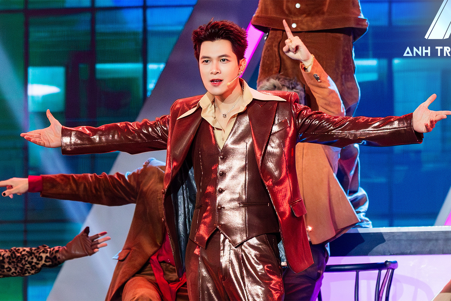 Anh Tú đang tham gia Anh trai say hi - show truyền hình thực tế dành cho 33 giọng ca nam trẻ. Qua ba tập phát sóng, anh gây ấn tượng khi liên tục lọt vào top gương mặt được tìm kiếm nhiều nhất sau chương trình, nhiều video tiết mục đạt hàng triệu lượt xem trên TikTok. Ở tập hai, phần trình diễn 10/10 của Anh Tú, cùng Gemini Hùng Huỳnh, Quang Trung, Thái Ngân vào top 10 video thịnh hành trên YouTube Vietnam.