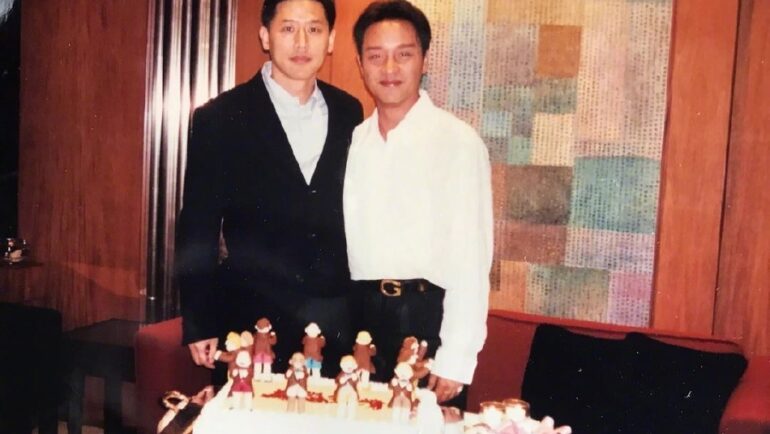 Doanh nhân Đường Hạc Đức (trái) và cố diễn viên Trương Quốc Vinh. Ảnh: Instagram/Dhttong