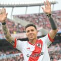 Enzo Fernandez giao lưu với khán giả River Plate trên sân Mas Monumental, thành phố Buenos Aires, Argentina ngày 21/7/2024. Ảnh: RiverPlate