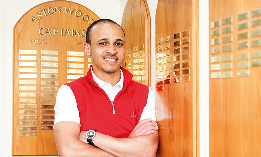 Odemwingie vừa được cấp thẻ thành viên PGA Anh quốc. Ảnh: PGA