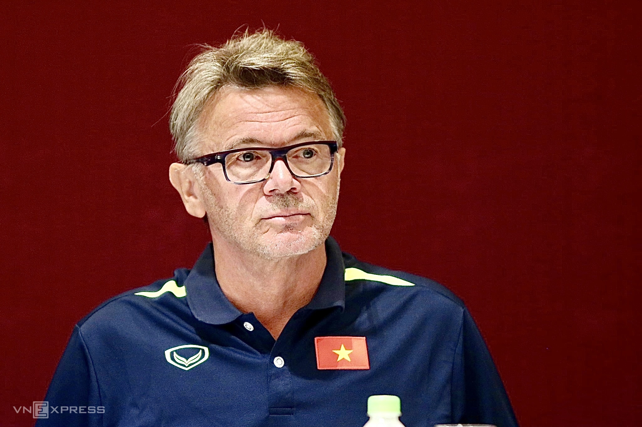 HLV Philippe Troussier tham dự họp báo vòng loại U23 châu Á 2024 vào tháng 9/2023. Ảnh: Hiếu Lương