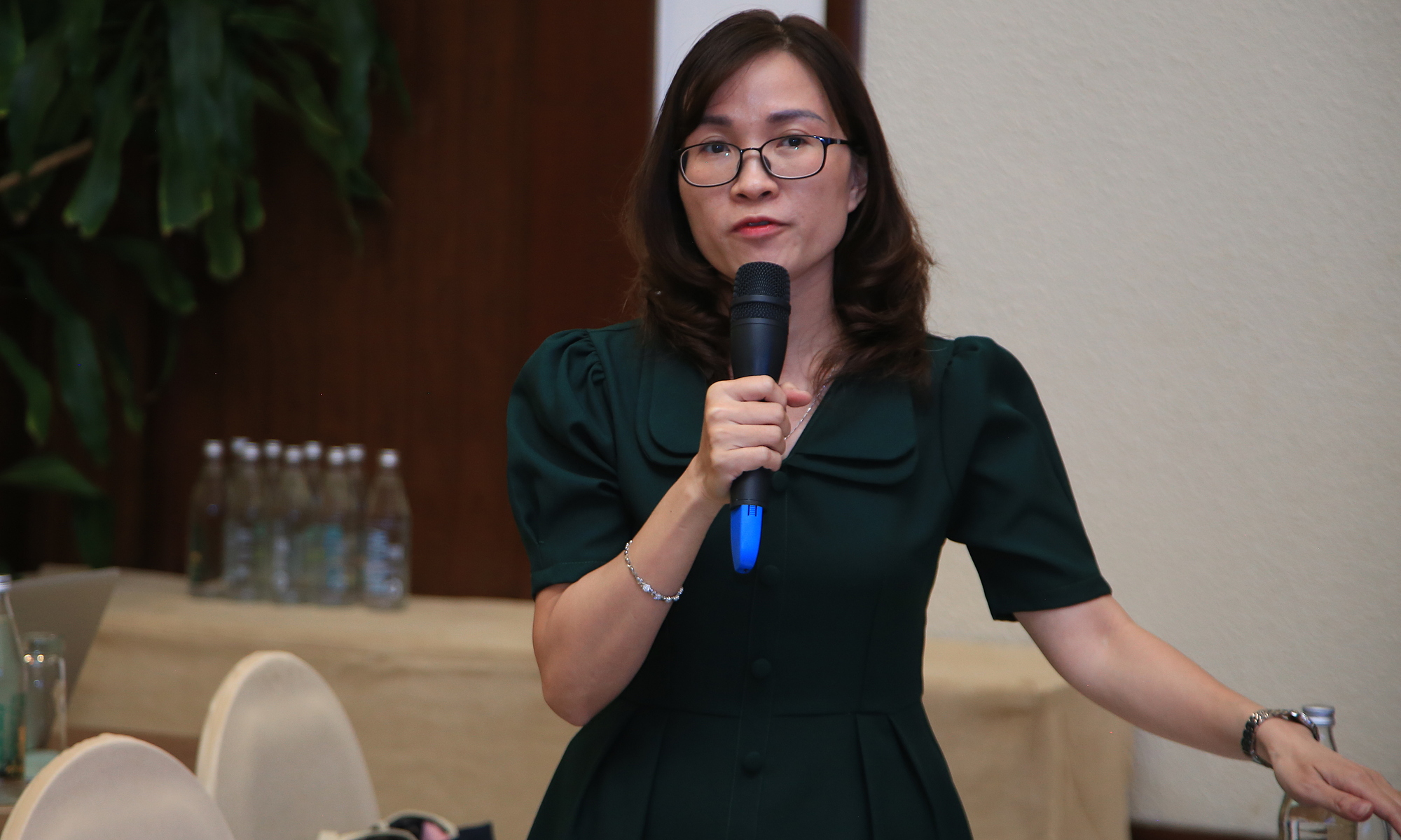 Diễn giả Hoàng Cẩm Giang trong hội thảo sáng 3/7. Ảnh: Anh Vũ