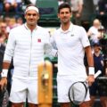 Federer (trái) và Djokovic trong trận chung kết Wimbledon 2019, nơi Djokovic thắng sau năm set. Ảnh: Reuters