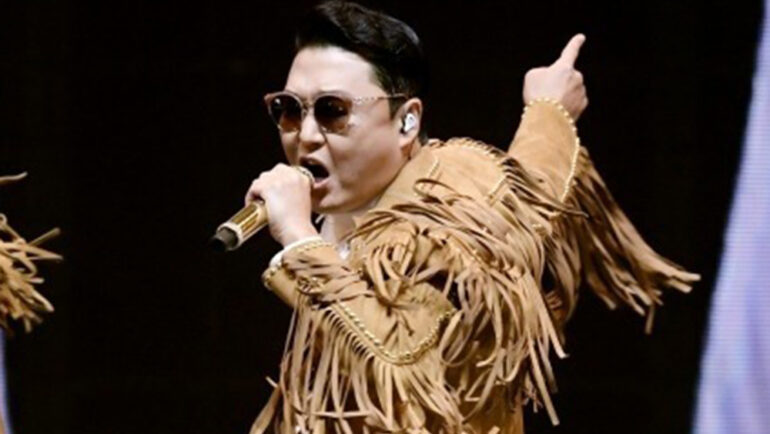 Psy trong hình ảnh quảng bá tour diễn Summer Swag 2024. Ảnh: The Fact