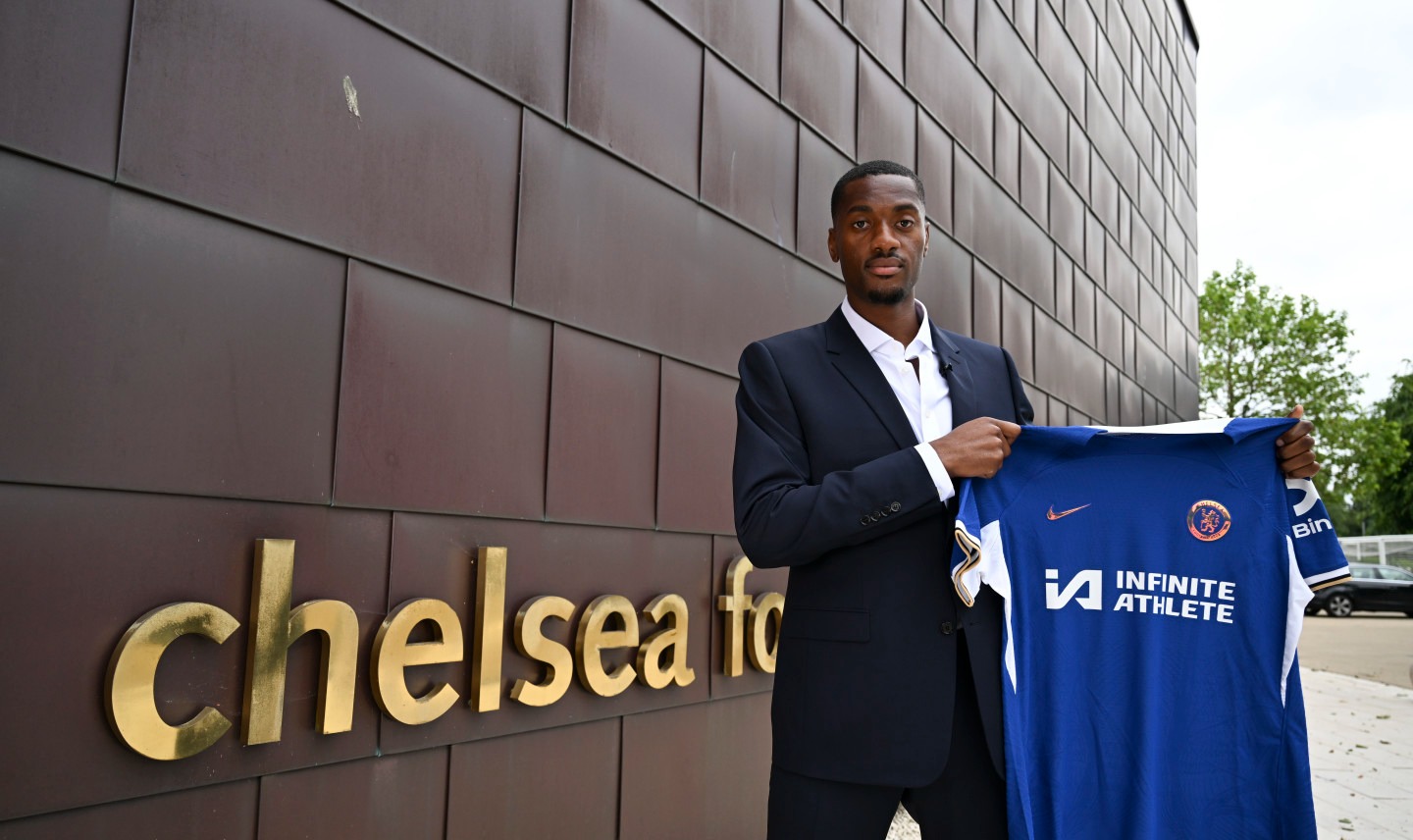 Tosin ra mắt ở Chelsea ngày 7/6. Ảnh: Chelsea FC