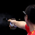 Trịnh Thu Vinh thi 25m súng ngắn thể thao nữ tại Olympic Paris  ngày 3/8. Ảnh: AFP