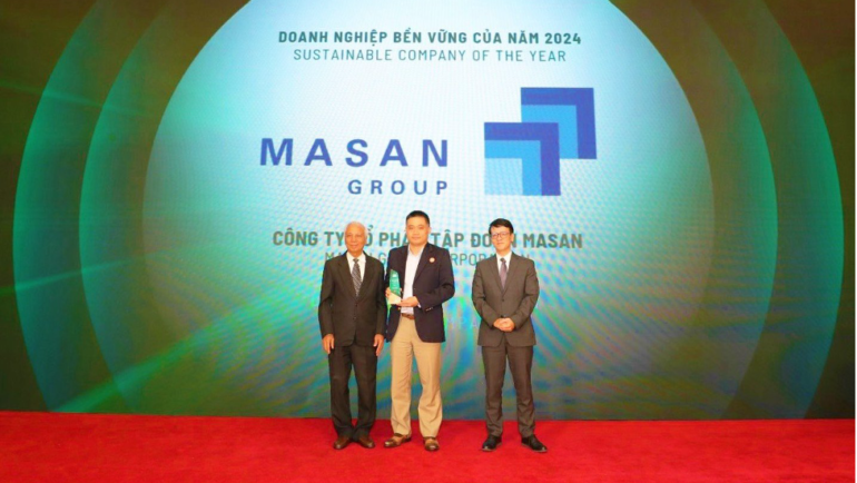 Đại diện Tập đoàn Masan (đứng giữa) tại Lễ trao giải. Ảnh: Masan