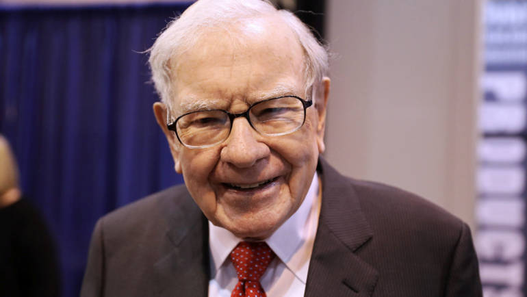 Chủ tịch Berkshire Hathaway Warren Buffett tại ĐHCĐ của công ty ở Nebraska (Mỹ). Ảnh: Reuters