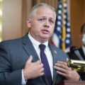 Ông Denver Riggleman trong một cuộc họp báo năm 2020. Ảnh: Reuters