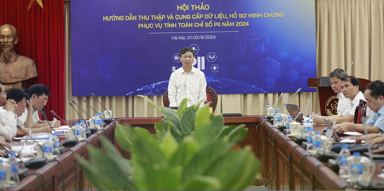 Thứ trưởng Khoa học và Công nghệ Hoàng Minh phát biểu khai mạc hội thảo sáng 1/8. Ảnh: TTTT